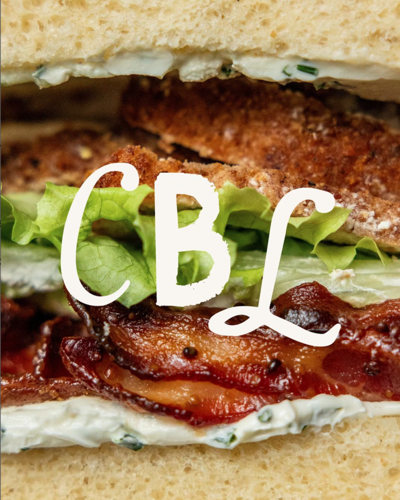 On fond devant le nouveau site de Chicken Bacon Lettuce